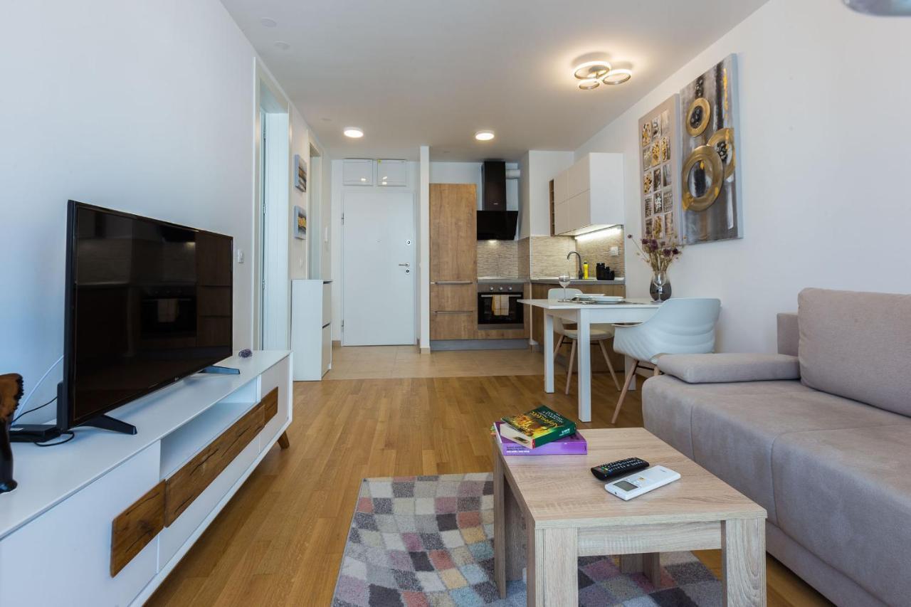 Tanja Modern With Balcony And Parking Garage Zadar