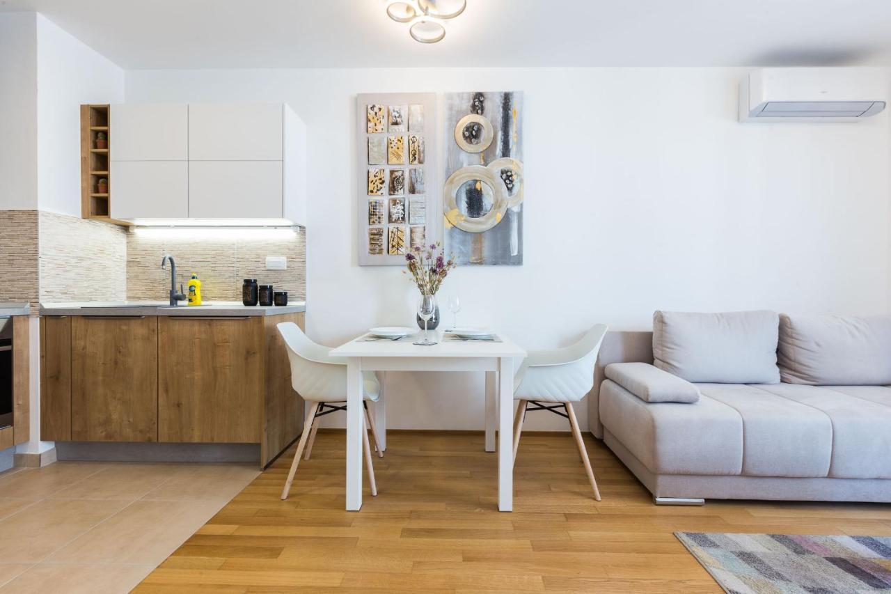 Apartment Tanja Modern With Balcony And Parking Garage Zadar
