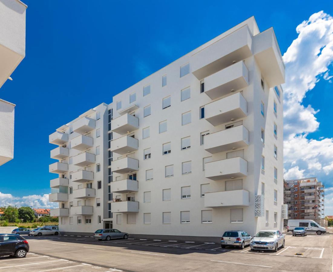 Apartment Tanja Modern With Balcony And Parking Garage Zadar