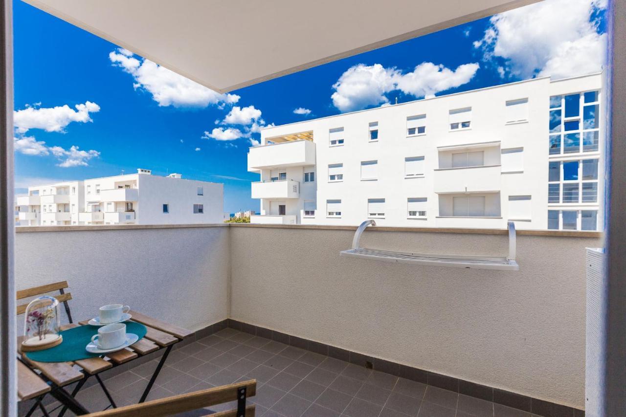Apartment Tanja Modern With Balcony And Parking Garage Zadar