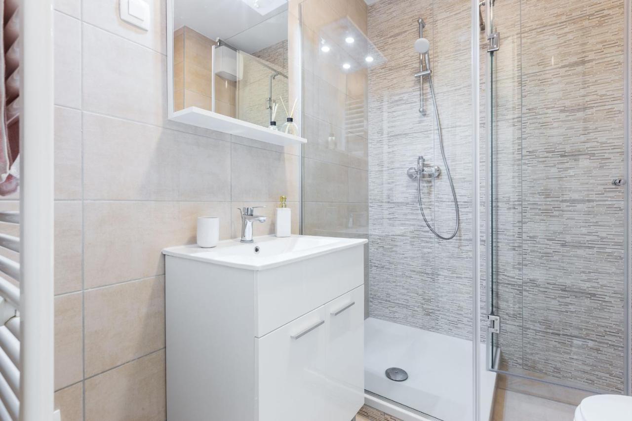 Tanja Modern With Balcony And Parking Garage Apartment Zadar
